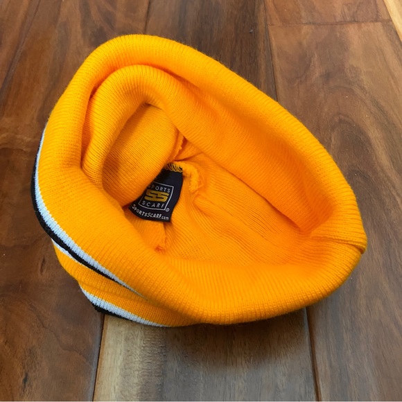 Gustavus College NWOT Pom Beanie - Picture 4 of 5